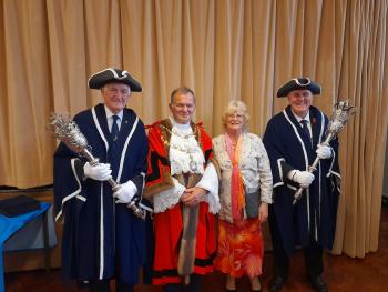 Photo Gallery Image - Mayor and Mace Bearers